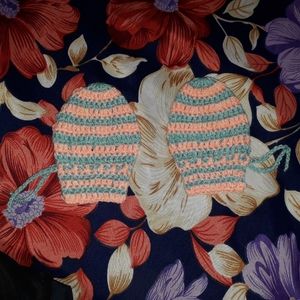 Crochet baby mittens